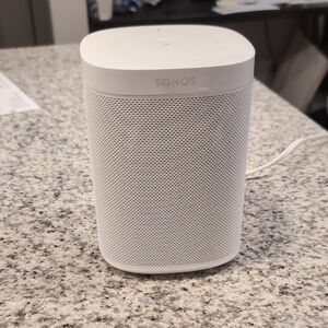 Excellent Condition Sonos One S2 Speaker